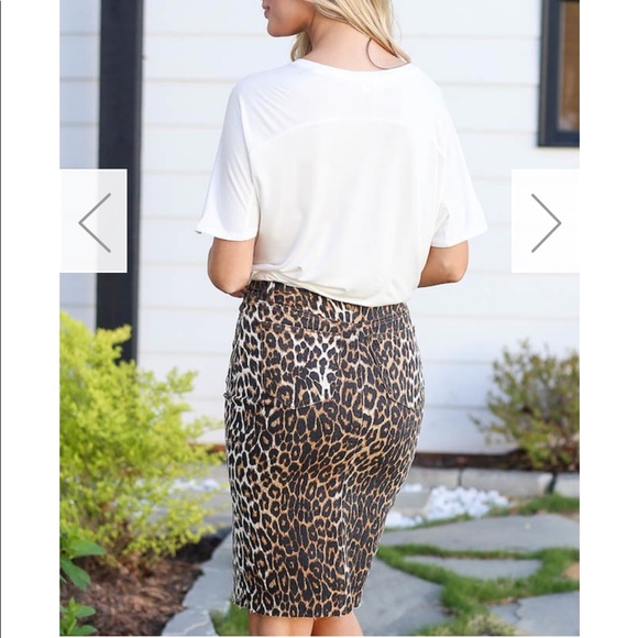NWOT Cheetah skirt - Picture 4 of 4